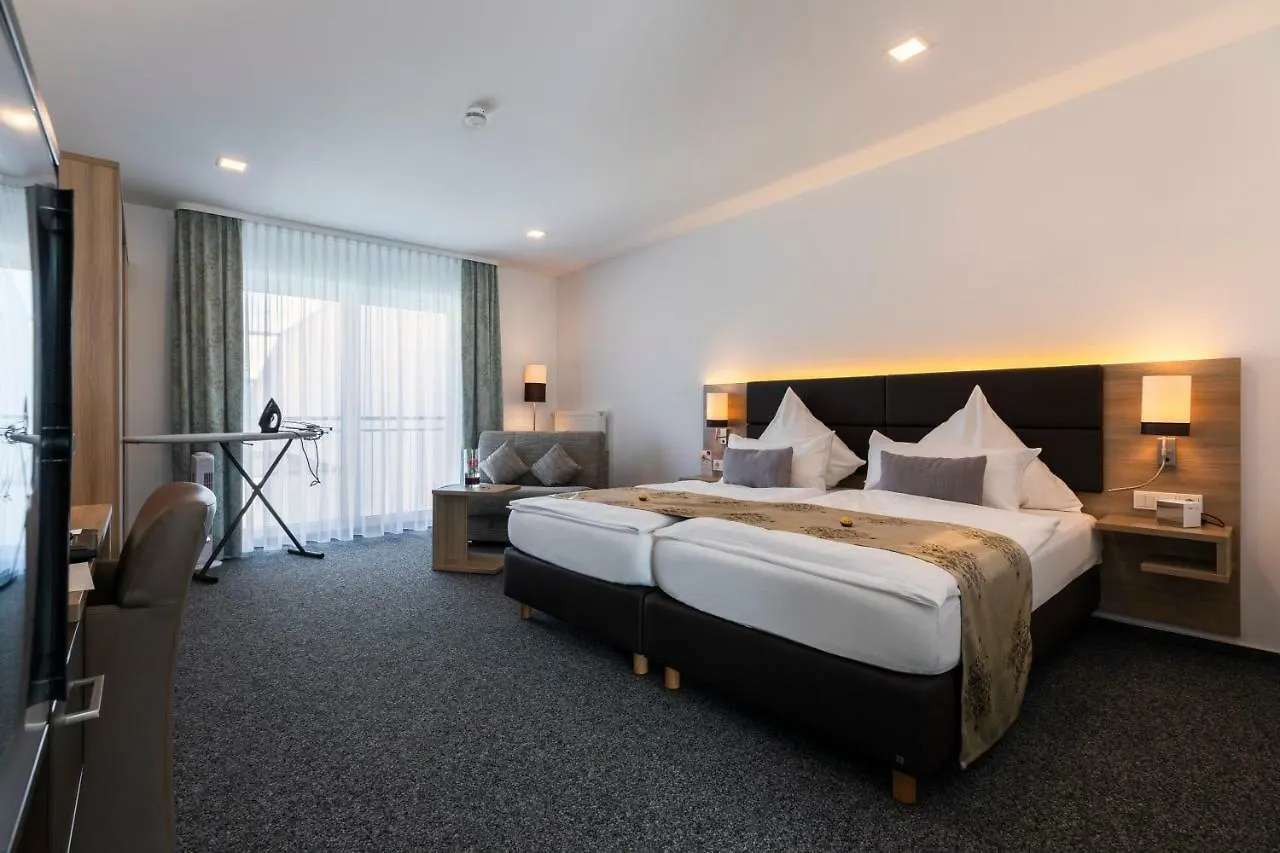 Stadthotel Geis Bad Neustadt an der Saale 3*,  Germany